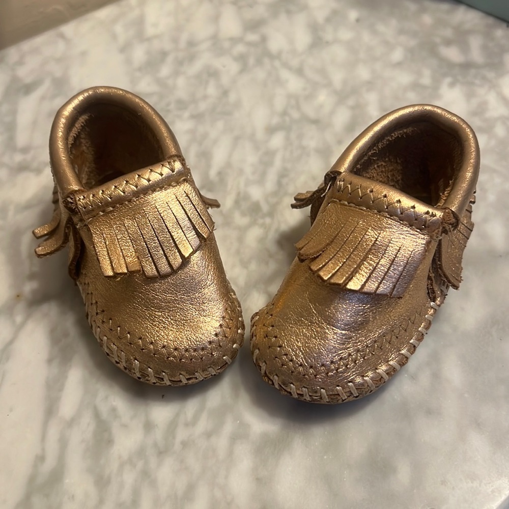 Beautiful MinnieTonka moccasins!!